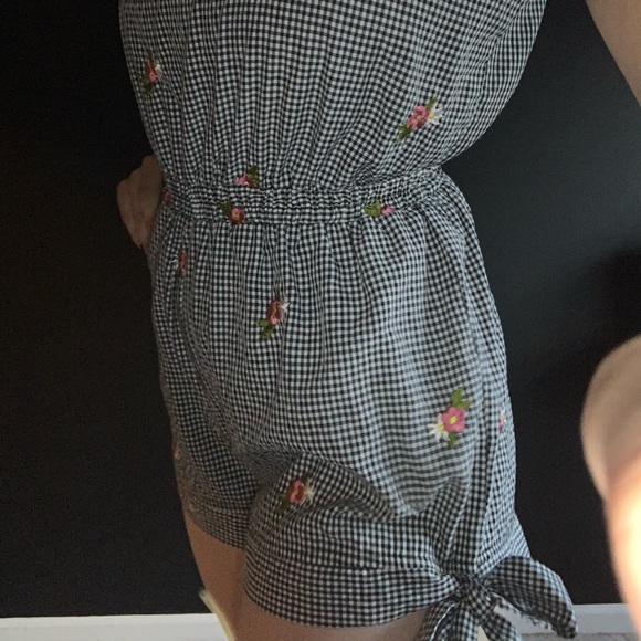 romper - Picture 2 of 3